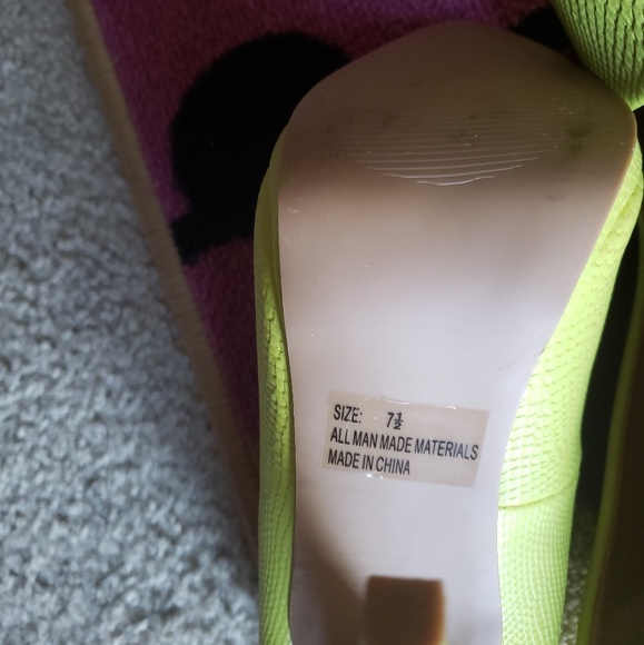 Neon Green Faux Snakeskin Pump - worn once - Picture 4 of 4